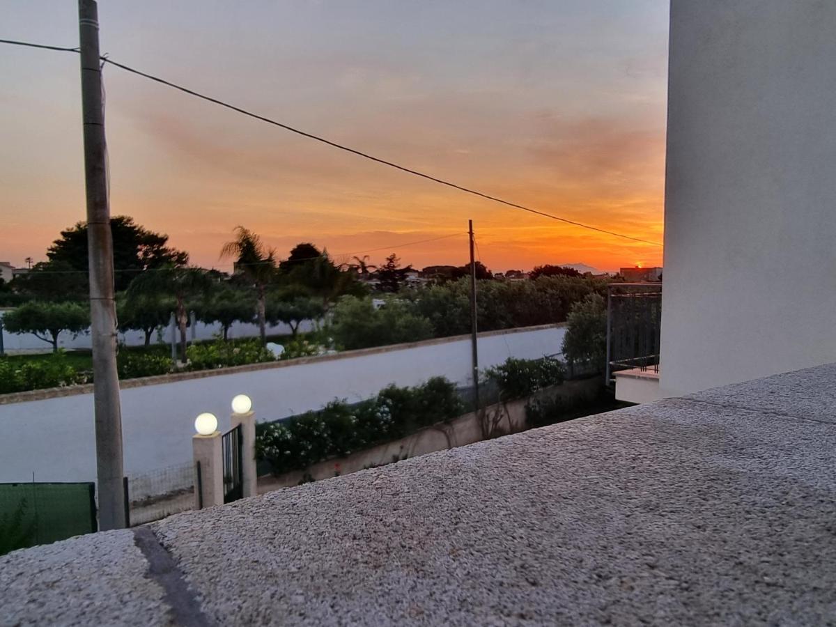 Al Vecchio Carrubo - Lovely 2-Rooms House & Patio Marsala Ngoại thất bức ảnh